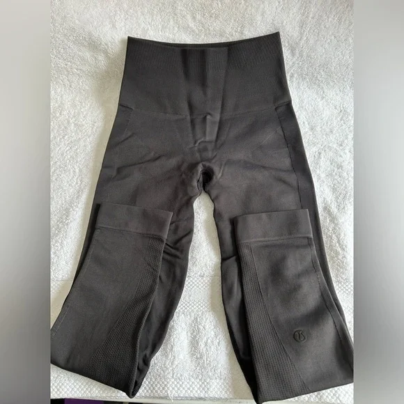 Lululemon Zone In Crop - Picture 7 of 9